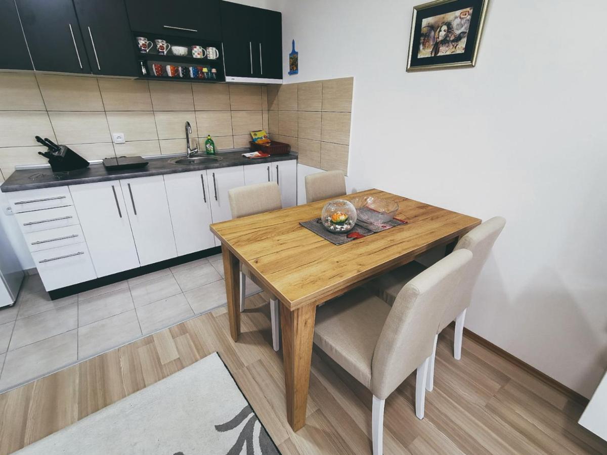 Cozy Corner Apartments - Free parking&Wi-fi Ćuprija Zewnętrze zdjęcie